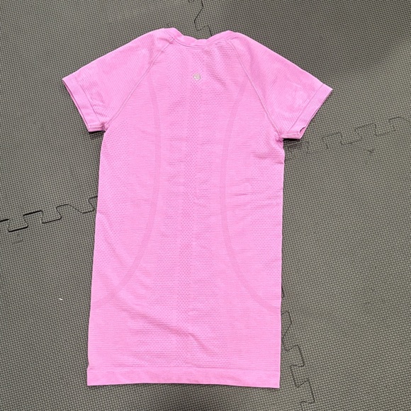 Lululemon women’s swiftly tech - Picture 3 of 9